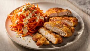 Wymieszaj z tartą marchewką i podaj do kotletów. Pasuje jeszcze lepiej niż zasmażana z tradycyjnego przepisu